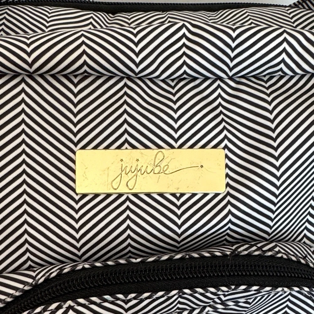 Ju-Ju-Be Black and White Chevron Diaper Bag with Gold Accent